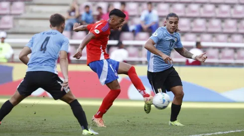 Chile enfrenta a Uruguay por el Hexagonal del Sudamericano Sub 20.
