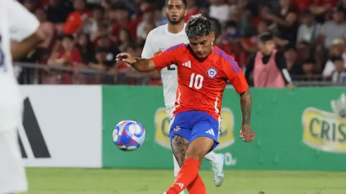 Uribe sacó aplausos en su debut por la Roja
