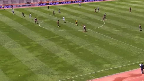 ¿Isla participa en la jugada del tercer gol de Colo Colo? 
