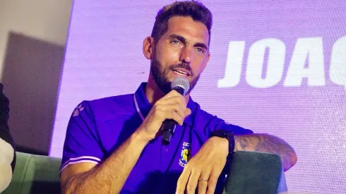 Joaquín Larrivey confirmó que se queda a vivir en Chile.
