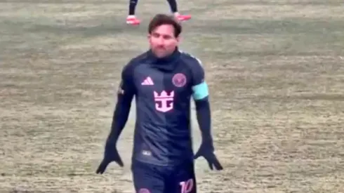 Messi lo pasó pésimo por el frío en Kansas.
