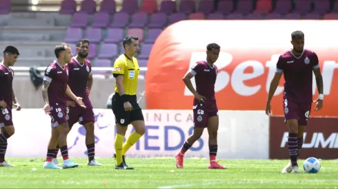 Hinchas piden a gritos un goleador.
