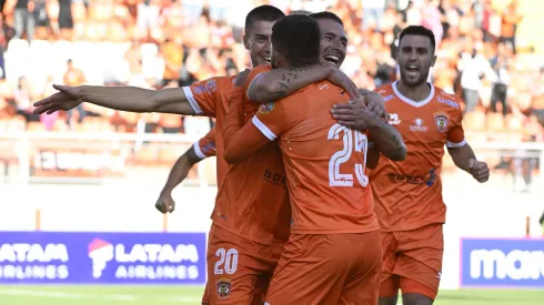 Cobreloa enfrenta a Unión San Felipe por el ascenso. 
