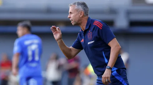 Gustavo Álvarez mueve su equipo de U de Chile.
