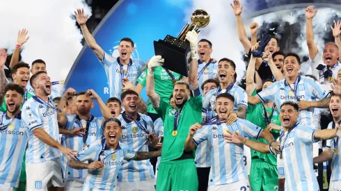 Gabriel Arias hace historia por duplicado con Racing.
