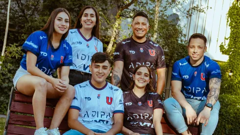 Las nuevas camiseta de U de Chile Futsal para la temporada 2025.
