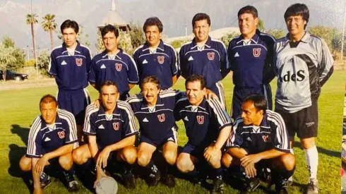 La postal cuenta con varios históricos de Colo Colo vestido de azul
