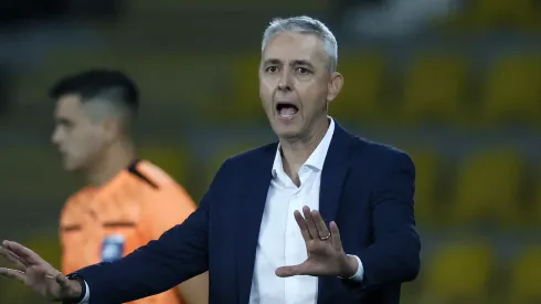Históricos cruzados piden la salida de Tiago Nunes ya.
