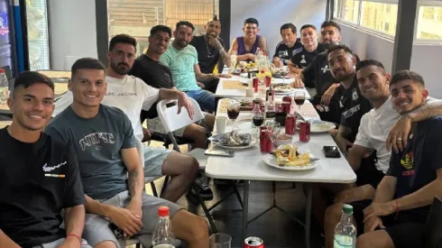 El plantel de Colo Colo tuvo una comida antes de que los seleccionados se fueran a la Roja.
