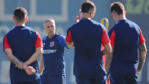 Gustavo Álvarez no está conforme con los juveniles de la U.
