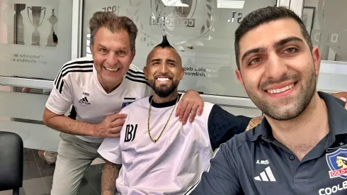 Aziz junto a su tío y Arturo Vidal en Colo Colo.
