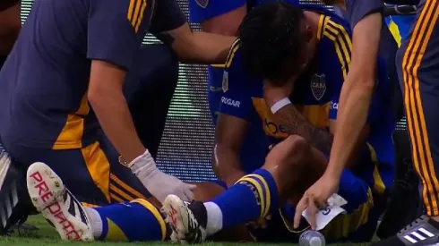 Williams Alarcón debió abandonar el partido de Boca Juniors entre lágrimas.
