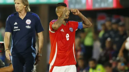 Prensa paraguaya le cobra las provocaciones a Vidal y trapean el piso con el King.
