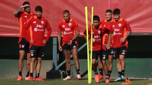 Charles Aránguiz tiene con alarma a U de Chile.
