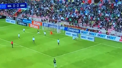 El increíble gol que se pierde Bolivia ante Uruguay
