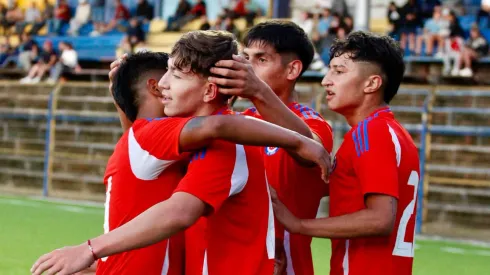 La Roja sub 17 busca sumar sus primeras unidades ante la albiceleste.
