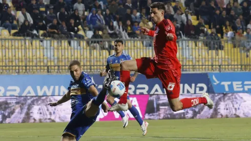 Lucas Di Yorio aparece como  titular en U de Chile.

