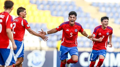 El joven jugador albo marcó el golazo de la fecha
