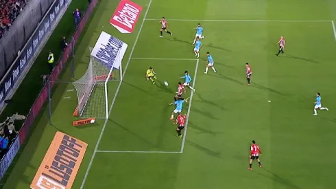 Estudiantes cayó con Belgrano y se perdió un gol increíble antes de enfrentar a la U.
