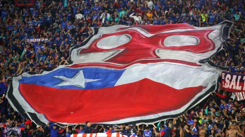 Los hinchas de Universidad de Chile vivirán un complejo momento en Argentina.
