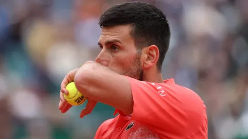 Novak Djokovic durante su partido contra Alejandro Tabilo en el Masters de Montecarlo.
