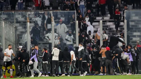 Hinchas de Colo Colo suspendieron partido ante Fortaleza
