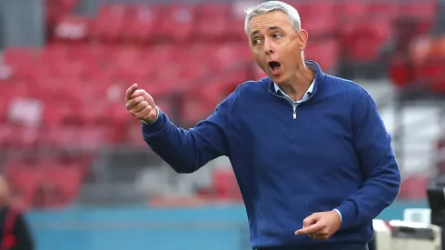 Tiago Nunes está muy discutido en los Cruzados. 
