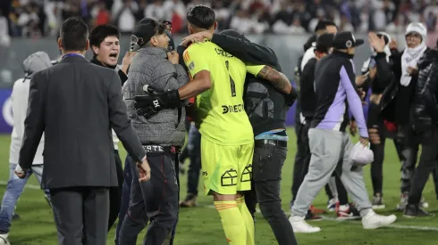 Polémica tras la invasión en duelo copero.
