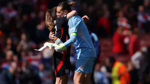 Christiane Endler celebra triunfo de Lyon en semifinal de Champions League.
