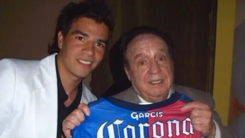Sebastián González revela que su hija cree que es el Chavo del 8.
