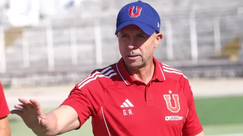 Gustavo Álvarez al estilo Jorge Sampaoli en la U.
