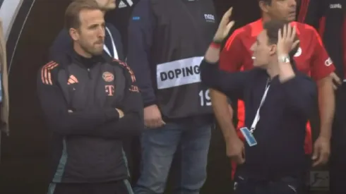 Harry Kane estaba en la tribuna, bajó a la cancha a celebrar el título y terminó viendo el gol que se lo niega al Bayern.
