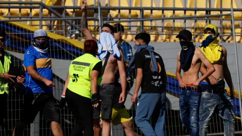 Por tercera vez en el año, hinchas entran violentamente a una cancha, esta vez de Everton.
