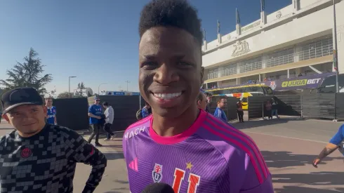 El doble colombiano de Vinicius llegó al Clásico Universitario. 

