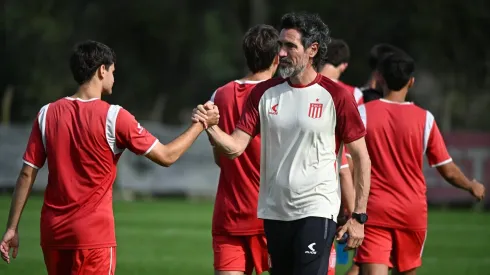 Estudiantes mira más el duelo por la Liga Argentina ante Rosario.
