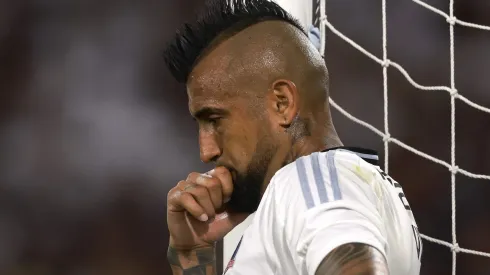 El jugador Arturo Vidal se sinceró tras la fuerte derrota de los albos. 
