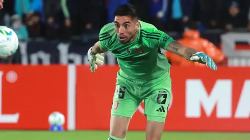 Johnny Herrera no duda: el primer gol de Estudiantes a la U es culpa de Castellón.
