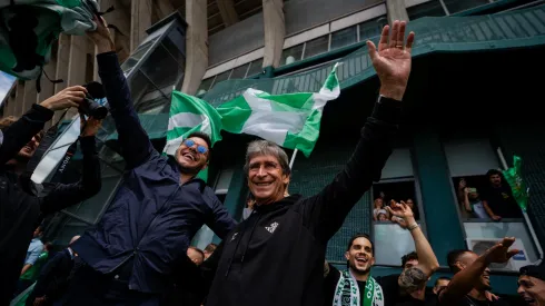 Manuel Pellegrini es recibido como "rockstar" en España.
