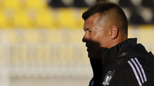 Se esconde el sol para Jorge Almirón en Colo Colo.

