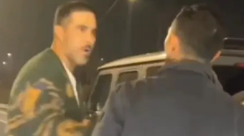 Claudio Bravo se agarró con una persona que lo chocó y que, según él, iba en estado de ebriedad.
