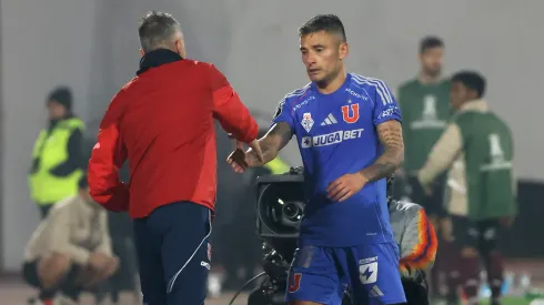 Gustavo Álvarez pone tranquilidad sobre Charles Aránguiz tras Carabobo.
