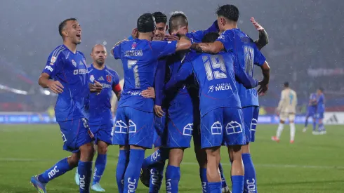 Los históricos azules reaccionan en llamas tras el 5-1 frente a Huachipato.
