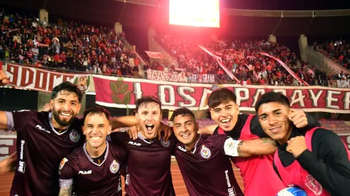 Hinchas de La Serena fueron tratados como delincuentes por llevar cuellos de polar.
