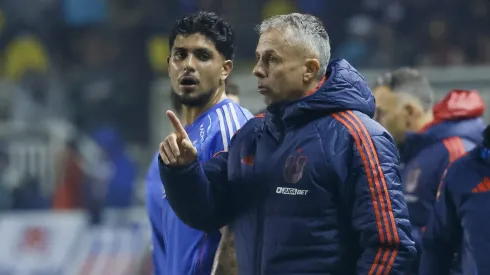 Álvarez le baja el perfil a los once citados de la U en la Roja
