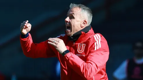 Se enojó Gustavo Álvarez en la U tras la derrota ante Curicó por Copa Chile.
