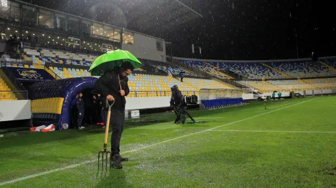 Tren de sistemas frontales pone en riesgo el desarrollo del fútbol chileno.
