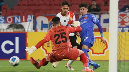 La U reclamó: le cobran offside inexistente al Chuncho contra Curicó por Copa Chile.
