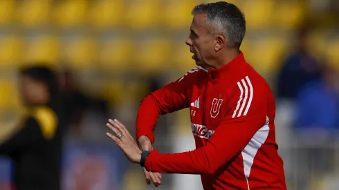 Gustavo Álvarez se cuadra con Marcelo Díaz en la U.
