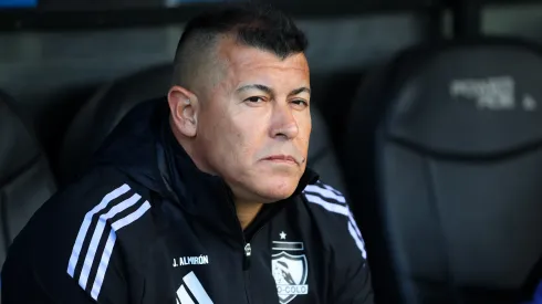 Jorge Almirón se fue a España en plenas vacaciones en Colo Colo.
