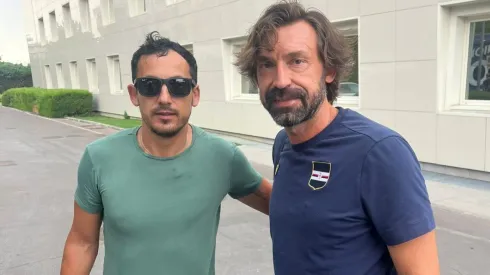 Elvis Aliaga junto a Andrea Pirlo durante su paso por Italia.

